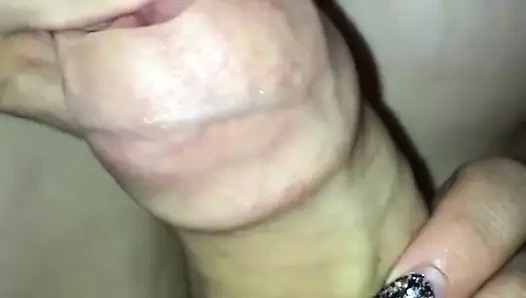 Kurzhaarige Fettsau steht auf Vorhaut lutschen!