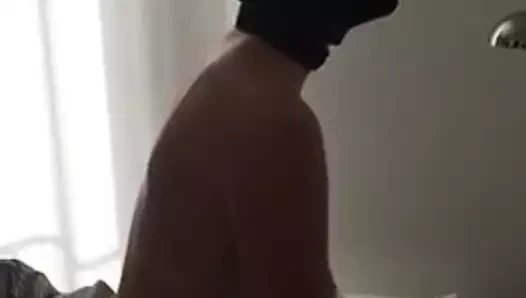 la soumise taille une pipe