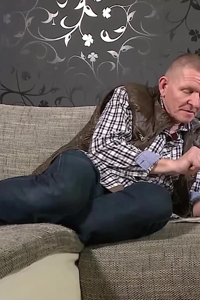 Возбужденные сиськи в Праге, часть 3