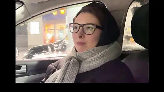 Evli bir çiftin yürüyüş yaptıktan sonra yüksek sesle ateşli sert seks ev yapımı videosu