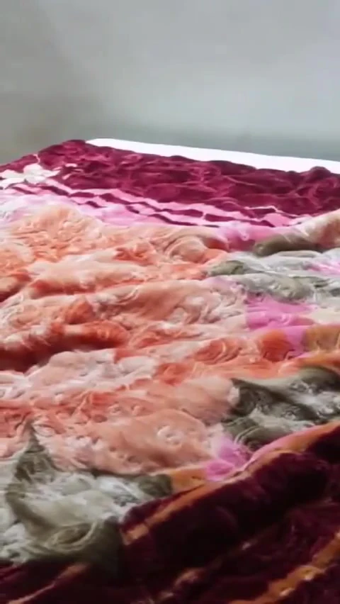 Suudi Arabistanlı karım ateşli pozisyonlarda emiyor ve sikişiyor