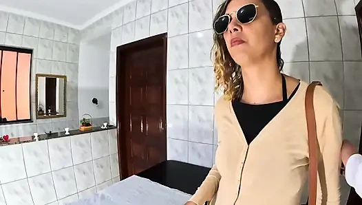 Küçük kör kadın jinekologun amcık yalama ve anal penetrasyon ile orgazm oldu.