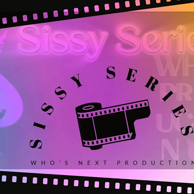 Usta kadın kılıklı ibnesini bekaret kemeri içinde inceliyor, şaplak atıyor ve edepsizce konuşuyor.