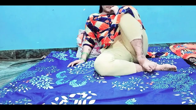 Hintli evli kadın puja sert seks büyük yaraklı büyük meme
