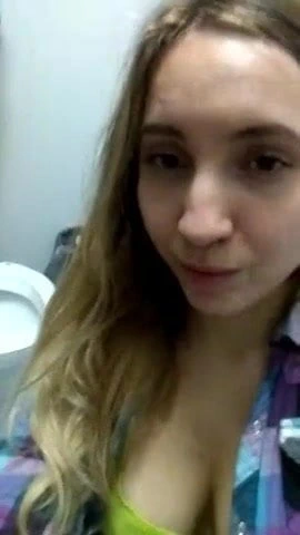 Youtuber lexi p alay içinde bir kamu banyo