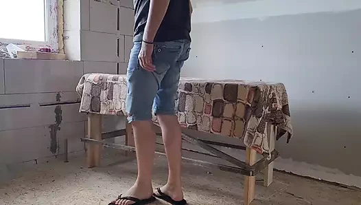 Üvey kız kardeş bir kez oral seks yapıyor ve amına boşalıyor