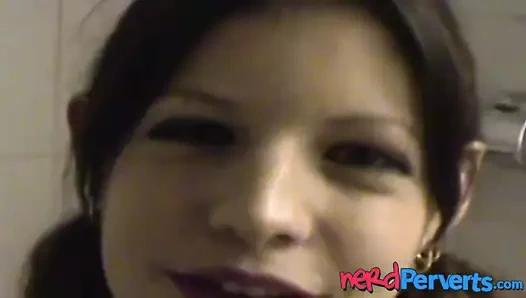 Isabella kay english gal tricked içine emme üzerinde sert chode