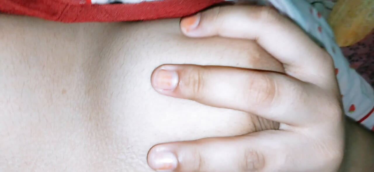 Hintli yerel seksi kız parmaklıyor