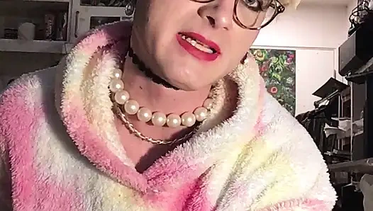 Kadın kılıklı ibne whiteboi jes brinch