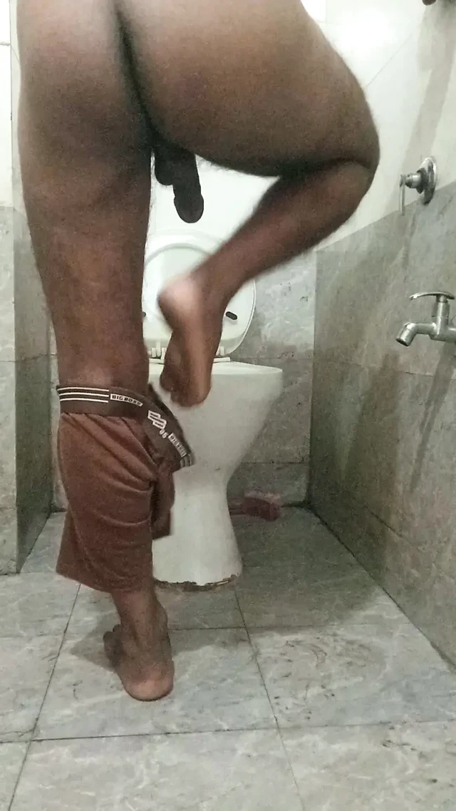 Ghaw ka desi chora muth marte pakda gaya