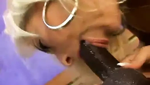 Siyah yaraklı latin kızlar 2