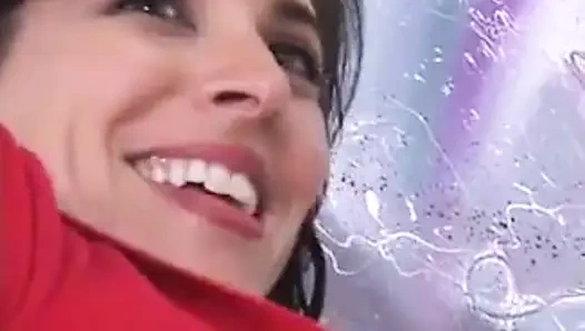 Sulu büyük götlü sürtük stüdyoda sert sikiliyor