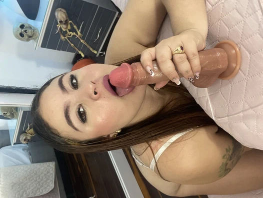 Büyük yarağını emerken bana bak