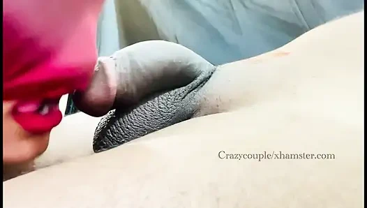 Amatör aşıklar gece havalarında yakın çekim oral seks