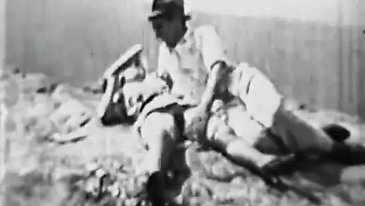 kıllı otostopçu kız fucked açık havada (1930s vintage)