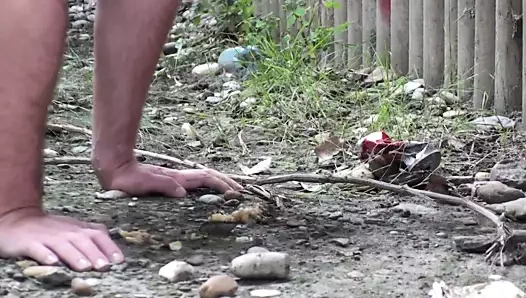 Sahibeler köleleri aşağılıyor