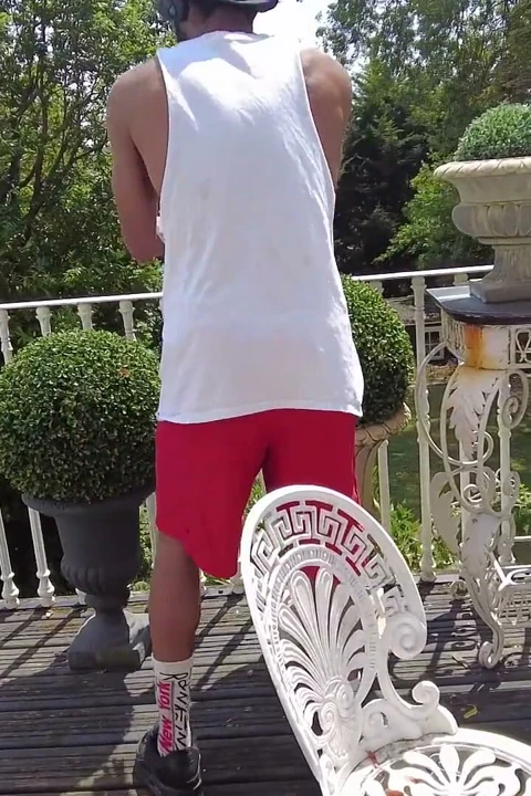 Ateşli bahçe işi shooting star ile terli bir sikiş seansına yol açıyor