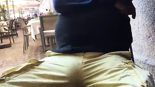 Sokakta yaşlı bir adamın şişkinliği 5