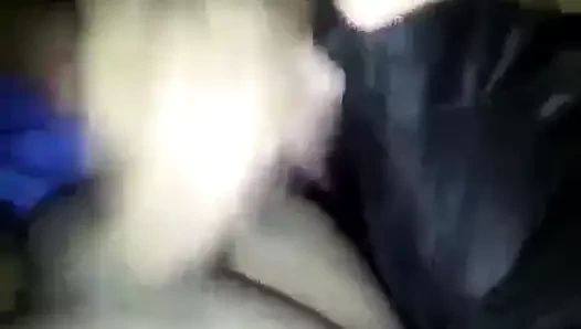 Kırmızı sütyen ağzı