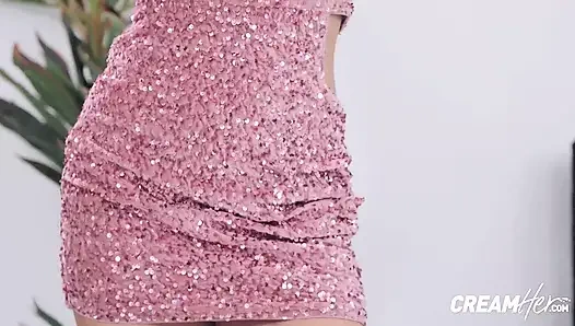 Seksi angelika grays artık beklemiyor ve büyük yarağa binmeyi seviyor