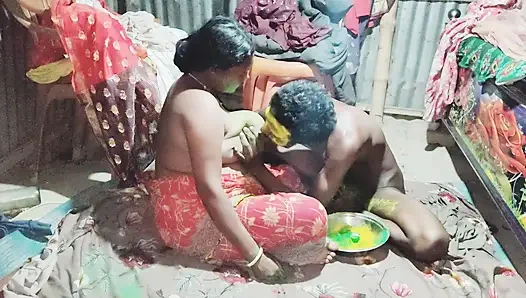 Indian desi wife ke sath Holi manaya