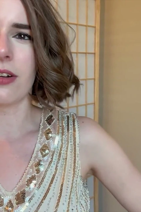 Ivy Wilder'ın 20'lerin kükreyen geğirme fantezisi 4k hd bakış açısı gassy glamour bekliyor!