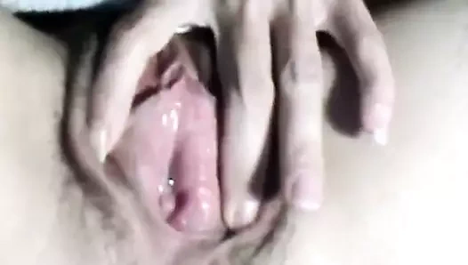 İspanyol esmer ile kıllı pembe kedi mastürbasyon