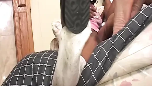 Islak amcık yalayan lezbiyenler ıslak orgazm oluyor