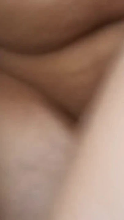 Незабываемый момент из "Замужние женщины дези трахают пальцами ее горячую киску, когда она одна"