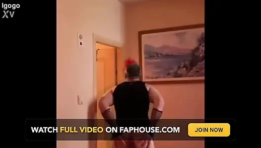 Kadın kılıklı derleme