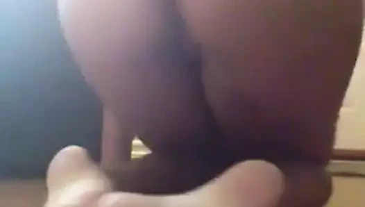 Abanoz fahişe parmak ona göt ve emme ona parmak temiz