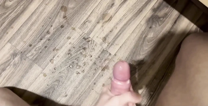 Büyük Boşalma! Büyük Döl. Twink Sert Mastürbasyon 4K 60 Fps