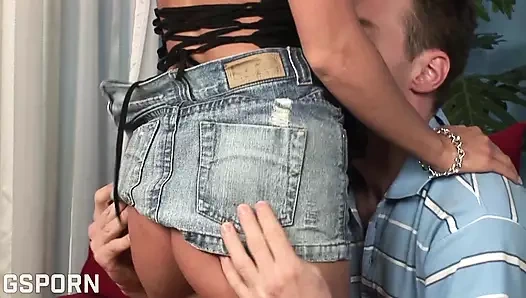 Sıska sarışın orta yaşlı seksi kadın szabina blue heyecanlı ve ateşli seks istiyor