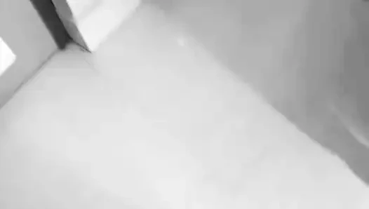 Küçük üvey kız kardeş üvey erkek kardeşi gibi seks oluyor
