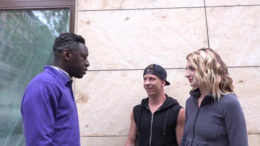 Sapık aldatmak karısını sikikleri ve karısıyla paylaşan adamdan boşalmak yiyor