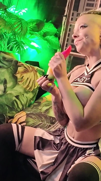 Kameradayken Onu Röntgenliyor