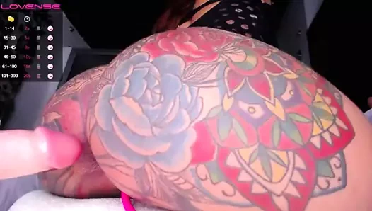 Büyük götlü dövme