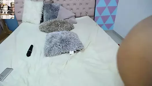 Busty Hint kız kendini süt