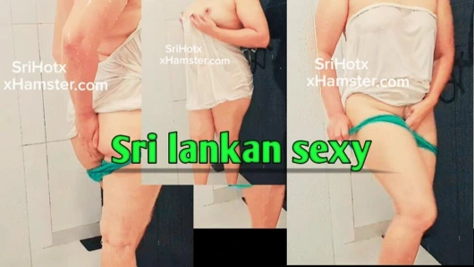 Sri Lankalı yeni seksi esmer kız - banyo ve solo eğlence