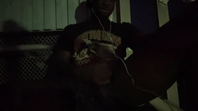 Geceleri sadece sigara içmek ve biraz mastürbasyon yapmak için bir köprüye gittim