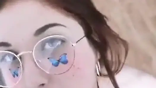 Aldatan kız arkadaş ilk kez başka bir yarak emiyor