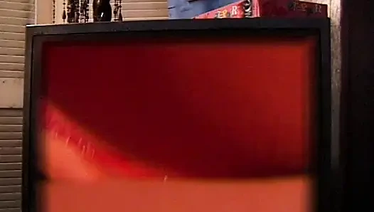 Araba kaportalı sarışın sürtük sert boşalıyor