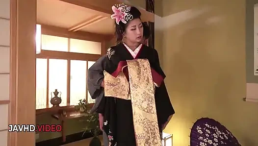 Yuna Shiratori'nin harika oral becerileri yoğun sert zevke yol açıyor