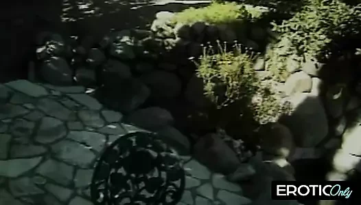 Amcığı aç ve tek çare onun yarağı