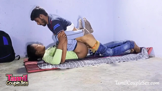 Seksi tamil üniversite sınıfı kızımı mağaza odasında yerde sikiyorum