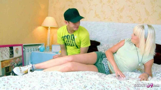 Küçücük bakire üvey kardeş baştan için sikme tarafından büyük çük kardeş