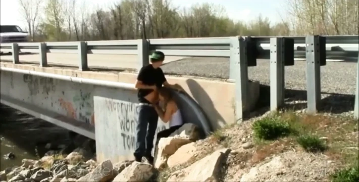 Kayak, koridor ve yol kenarında sakso