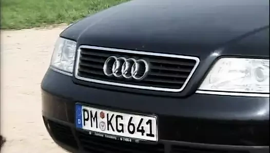 90'lı yılların Alman amatör pornosu ve porno aktrisleri açık havada sikiliyor