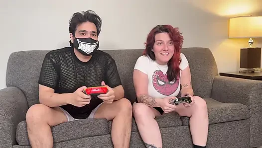 Kızıl saçlı ezici gamer kaybeden