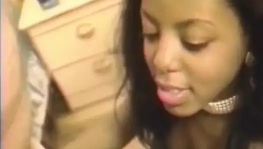 Fransa'dan memeli zenci sikiliyor yüzüne büyük döl alıyor